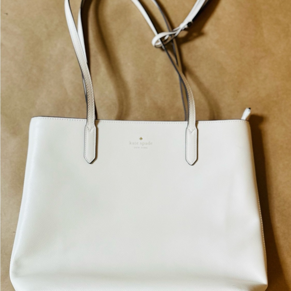 Kate Spade White Leather Tote Sophisticated Design